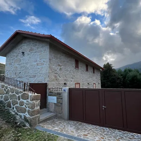 Casa Dos Manels 度假居